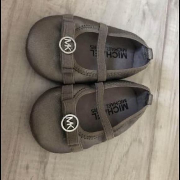 Baby girls Michael Kors shoes - Picture 1 of 3